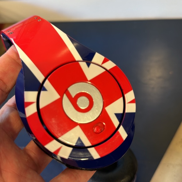 Beats by Dr Dre - extremely rare Union Jack British Flag version - awesome - Picture 4 of 12